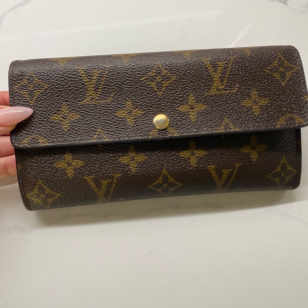 Louis Vuitton Sarah Wallet